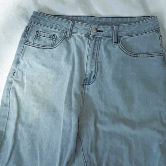 Light wash Blue Jeans - Picture 4 of 5